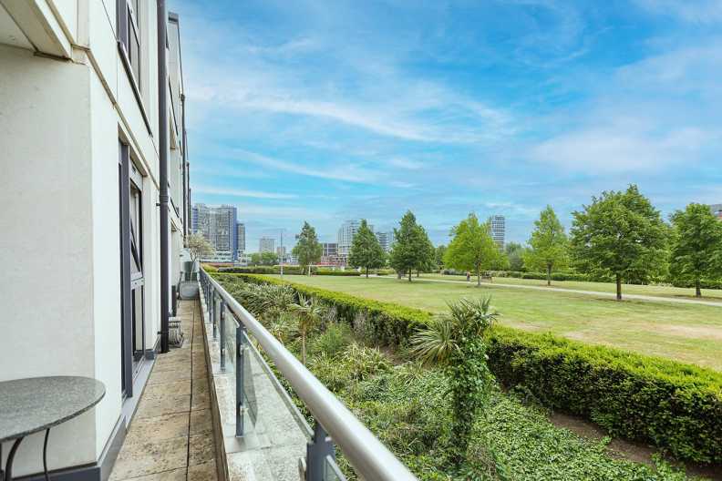 3 bedrooms apartments/flats to sale in Lensbury Avenue, Imperial Wharf-image 33