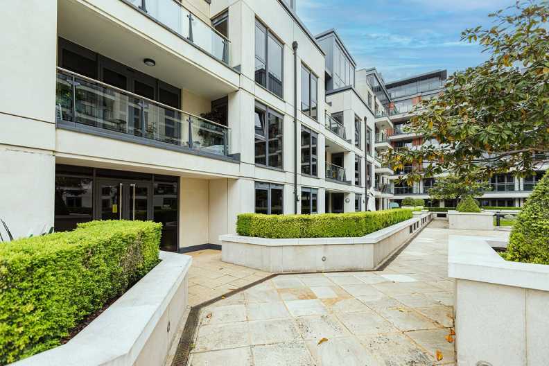 3 bedrooms apartments/flats to sale in Lensbury Avenue, Imperial Wharf-image 38