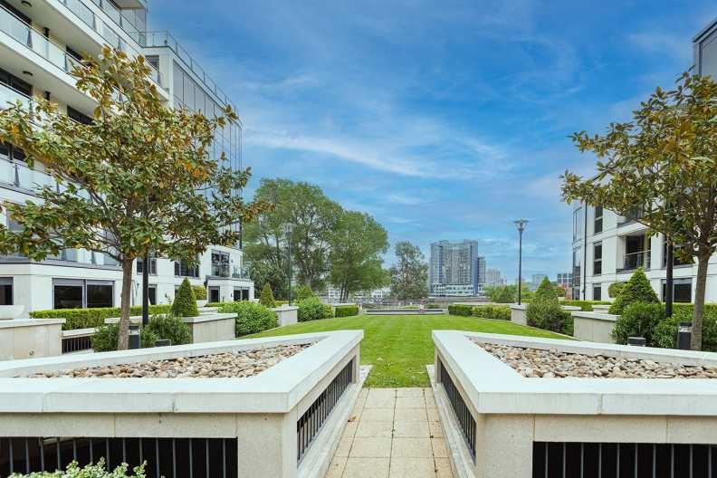 3 bedrooms apartments/flats to sale in Lensbury Avenue, Imperial Wharf-image 39
