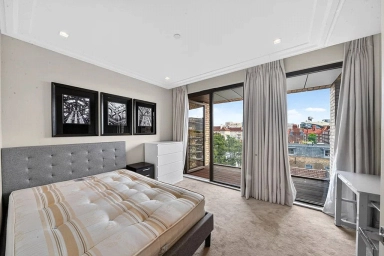 Crisp Road, Hammersmith - W6 view 4