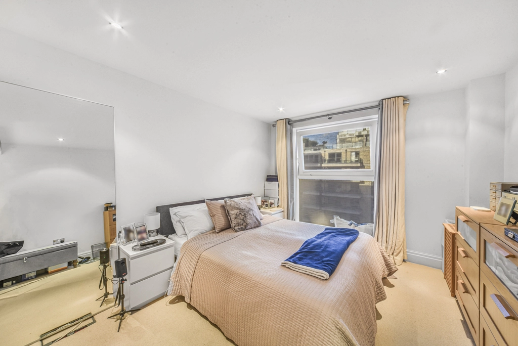 2 bedrooms apartments/flats for sale in Lensbury Avenue, Fulham - SW6 view 5