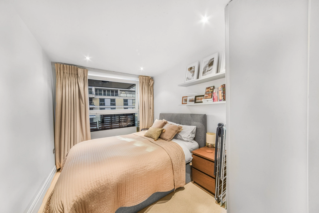 2 bedrooms apartments/flats for sale in Lensbury Avenue, Fulham - SW6 view 6