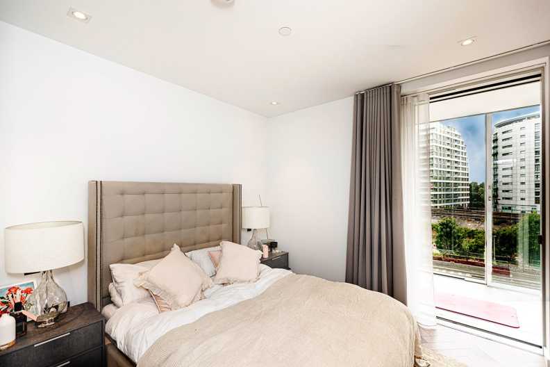 2 bedrooms apartments/flats to sale in Circus Road West, Battersea Power Station, Battersea-image 5