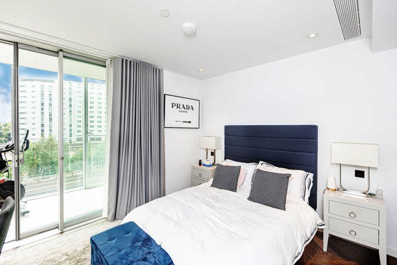 2 bedrooms apartments/flats to sale in Circus Road West, Battersea Power Station, Battersea-image 25