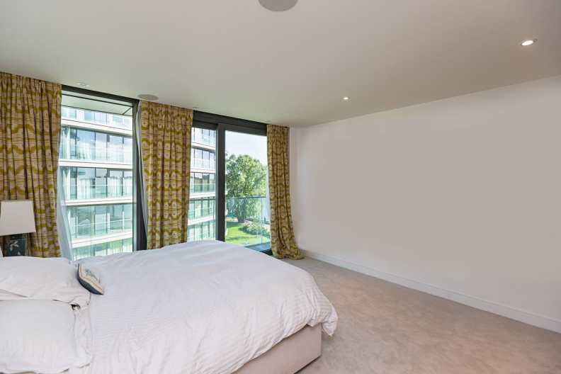 3 bedrooms apartments/flats to sale in Parr's Way, Fulham Reach, Hammersmith-image 22