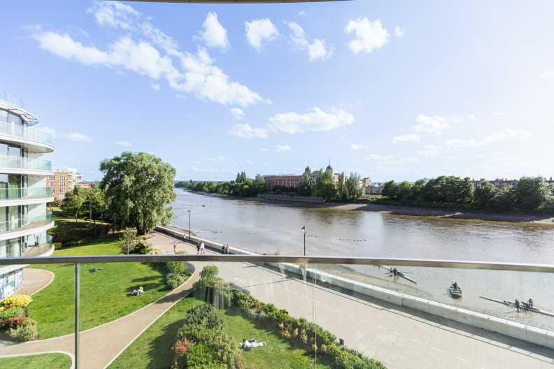 3 bedrooms apartments/flats to sale in Parr's Way, Fulham Reach, Hammersmith-image 14