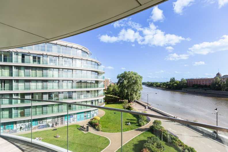 3 bedrooms apartments/flats to sale in Parr's Way, Fulham Reach, Hammersmith-image 13