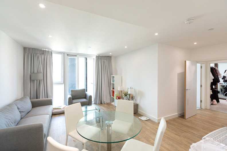 2 bedrooms apartments/flats to sale in Wandsworth Road, Nine Elms-image 8