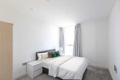 Wandsworth Road, Nine Elms - SW8 view 5