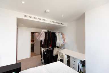 Wandsworth Road, Nine Elms - SW8 view 15