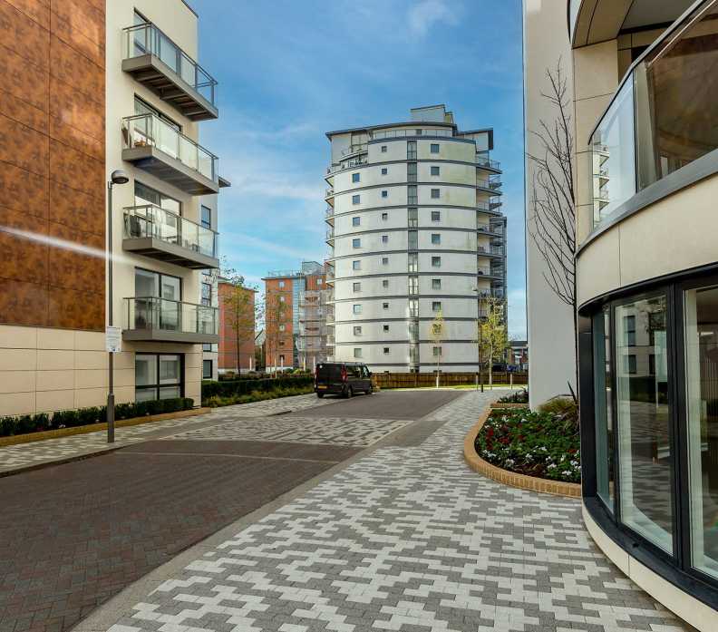 2 bedrooms apartments/flats to sale in Pump House Crescent, Brentford-image 12