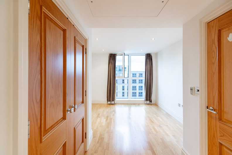 2 bedrooms apartments/flats to sale in The Boulevard, Imperial Wharf, Fulham-image 6