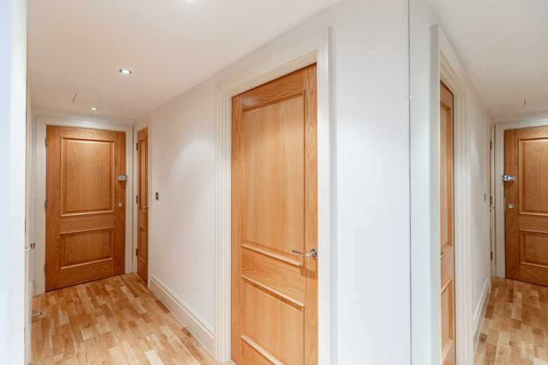 2 bedrooms apartments/flats to sale in The Boulevard, Imperial Wharf, Fulham-image 25