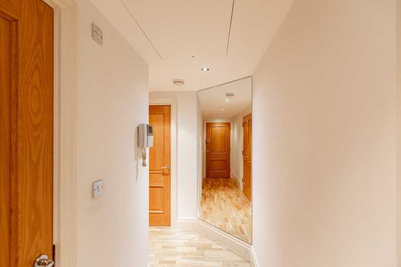 2 bedrooms apartments/flats to sale in The Boulevard, Imperial Wharf, Fulham-image 24
