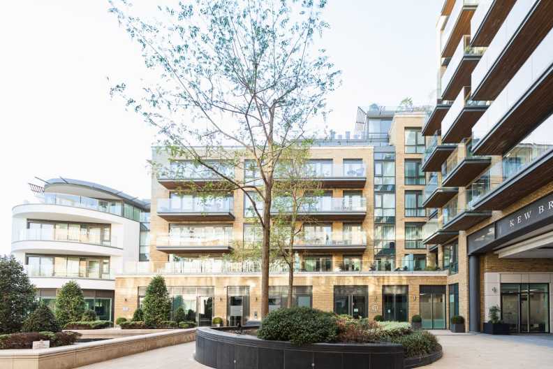1 bedroom apartments/flats to sale in Kew Bridge Road, Brentford-image 12