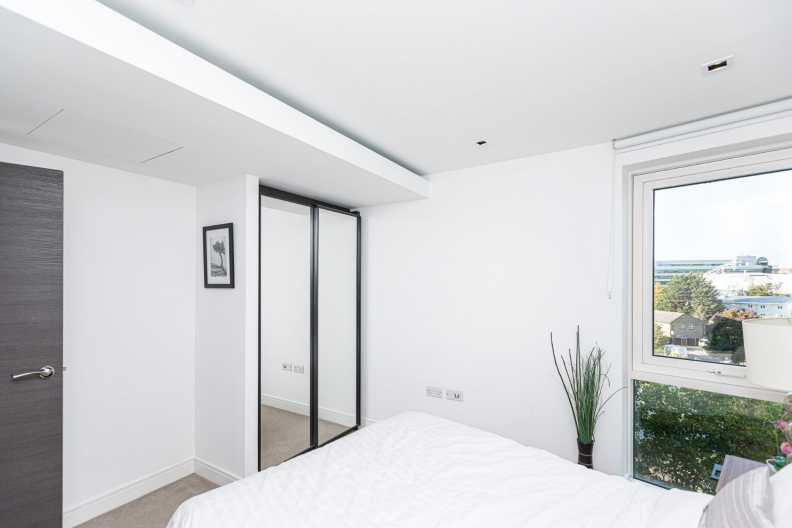 1 bedroom apartments/flats to sale in Kew Bridge Road, Brentford-image 18