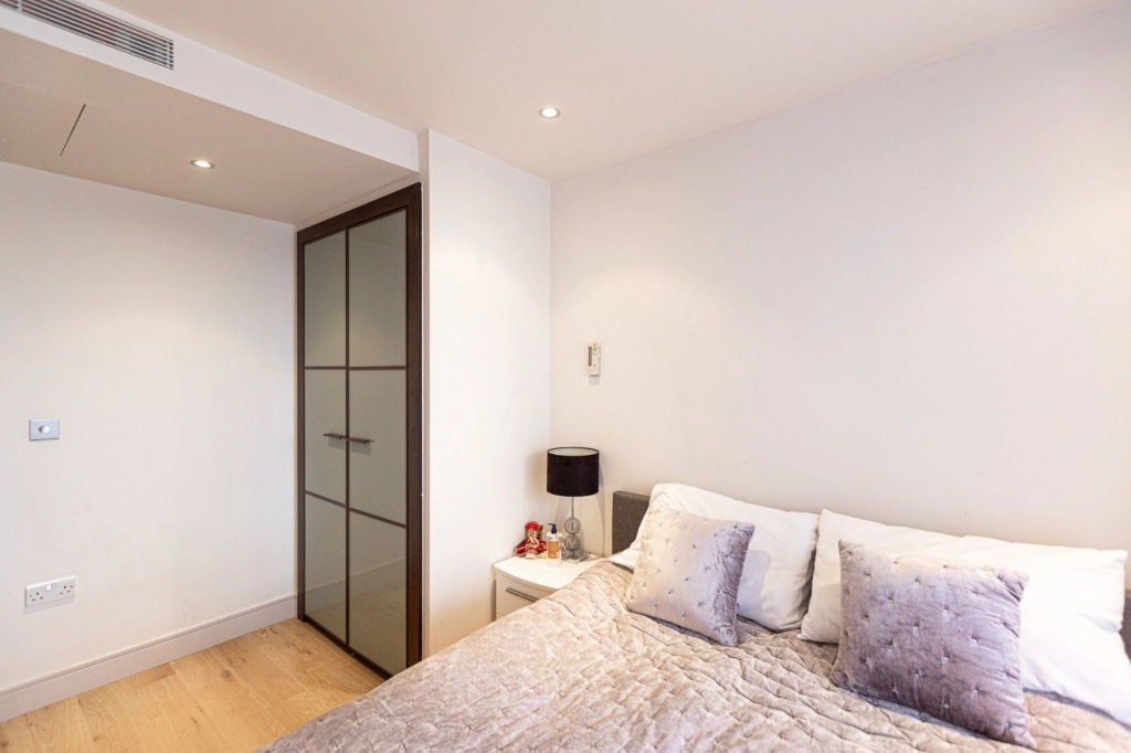 2 bedrooms apartments/flats for sale in Townmead Road, Imperial Wharf - SW6 view 14