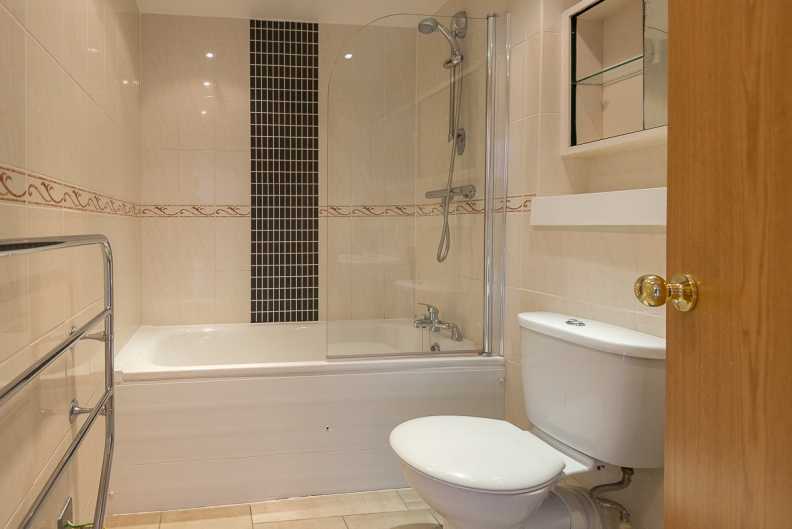 2 bedrooms apartments/flats to sale in The Water Gardens, Paddington-image 7