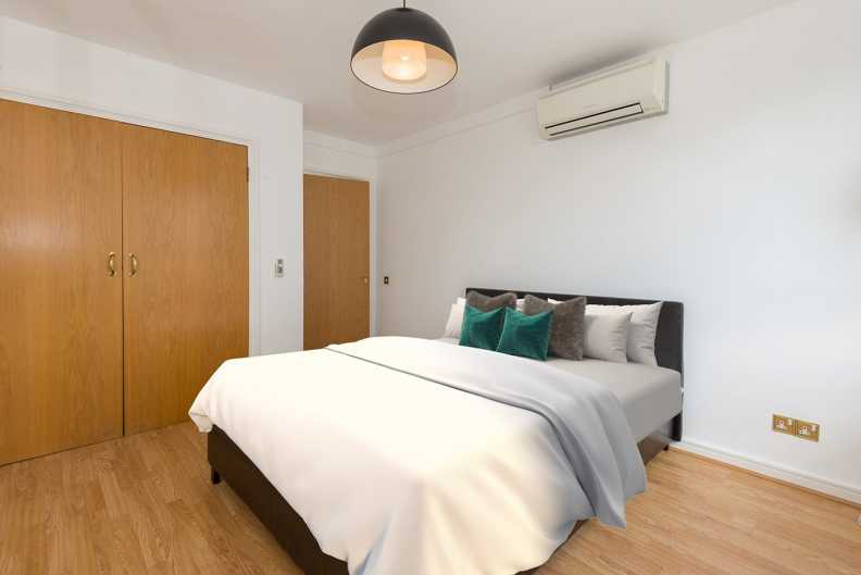 2 bedrooms to sale in The Water Gardens, Paddington-image 4