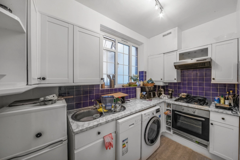 2 bedrooms apartments/flats to sale in Kensington High Street, Kensington-image 3