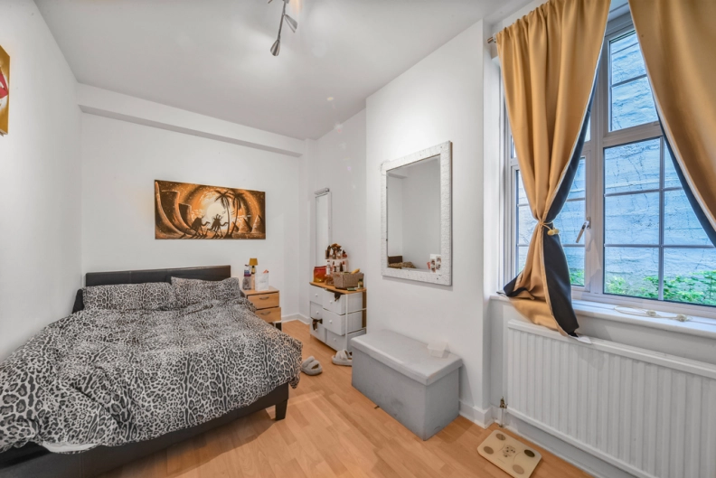 2 bedrooms apartments/flats to sale in Kensington High Street, Kensington-image 10