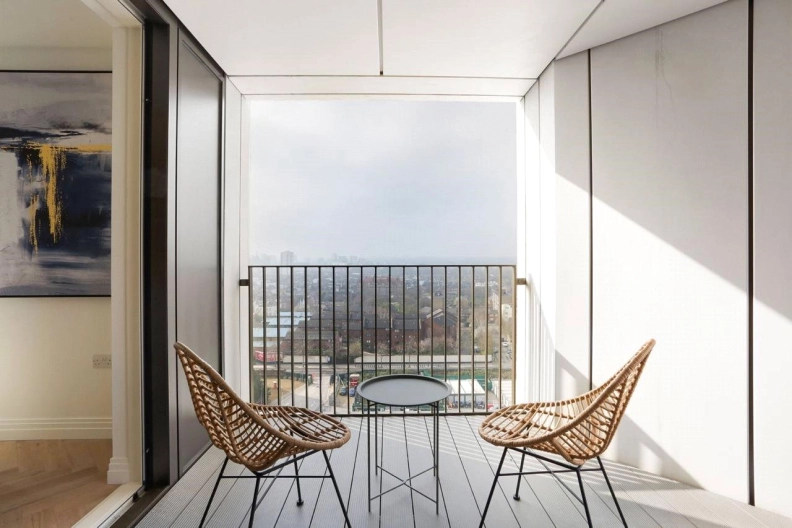 1 bedroom apartments/flats to sale in Bridgewater Avenue, Fulham-image 7