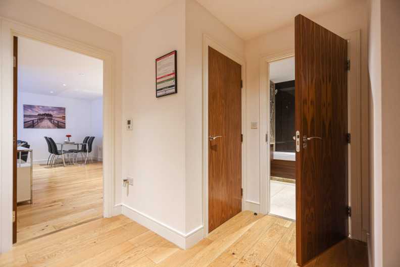 2 bedrooms apartments/flats to sale in Kew Bridge Road, Brentford-image 21