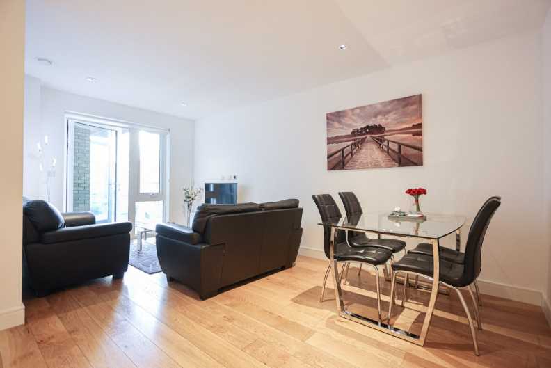 2 bedrooms apartments/flats to sale in Kew Bridge Road, Brentford-image 13