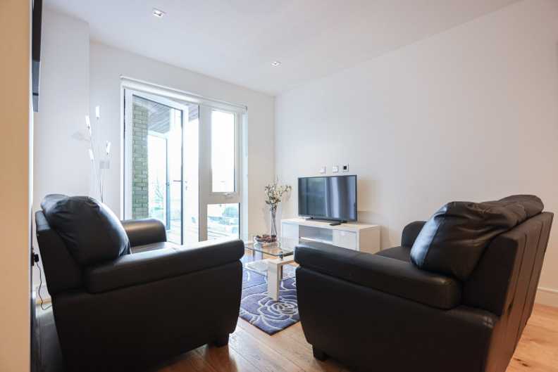 2 bedrooms apartments/flats to sale in Kew Bridge Road, Brentford-image 12