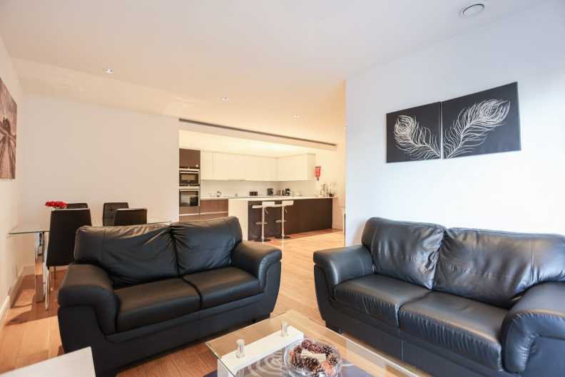 2 bedrooms apartments/flats to sale in Kew Bridge Road, Brentford-image 3
