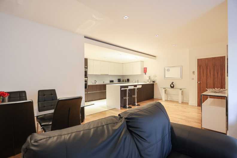 2 bedrooms apartments/flats to sale in Kew Bridge Road, Brentford-image 15