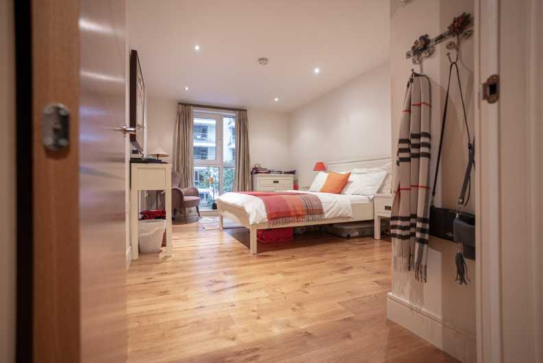 3 bedrooms apartments/flats to sale in Lensbury Avenue, Fulham-image 6