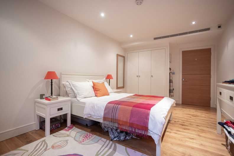 3 bedrooms apartments/flats to sale in Lensbury Avenue, Fulham-image 23