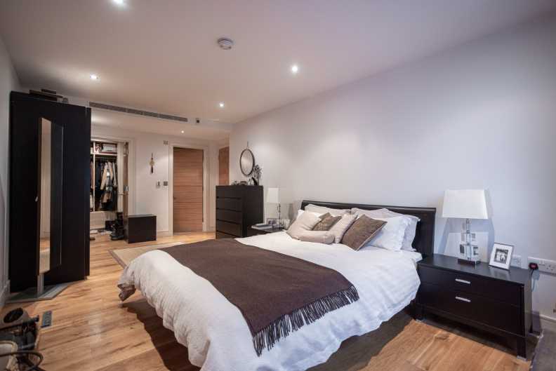 3 bedrooms apartments/flats to sale in Lensbury Avenue, Fulham-image 7