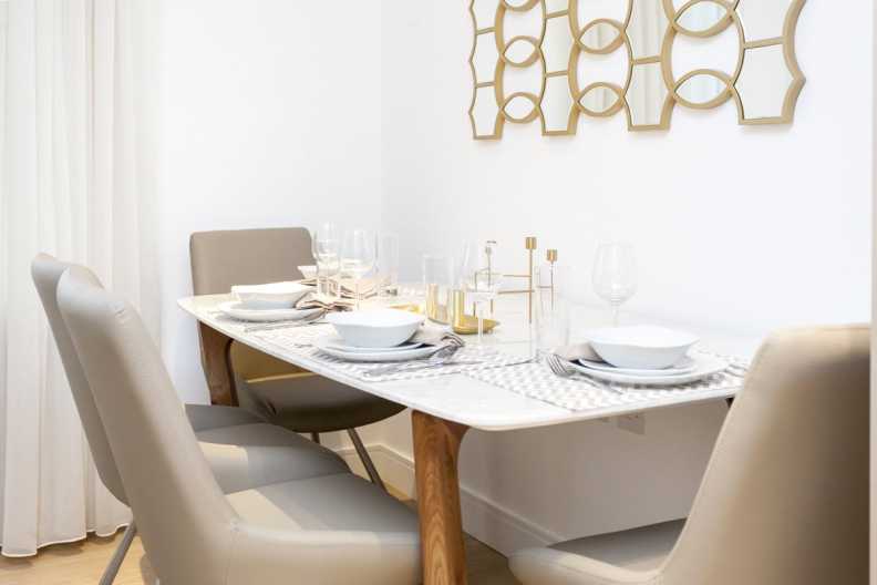 2 bedrooms apartments/flats to sale in New Broadway, Ealing-image 7