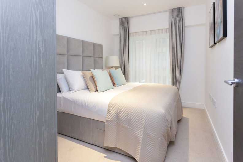 2 bedrooms apartments/flats to sale in New Broadway, Dickens Yard, Ealing-image 4