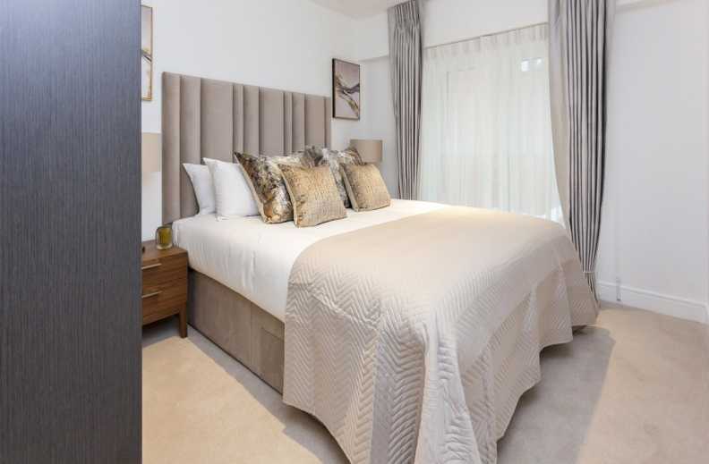 2 bedrooms apartments/flats to sale in New Broadway, Dickens Yard, Ealing-image 3