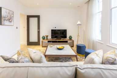 New Broadway, Ealing W5 image 10