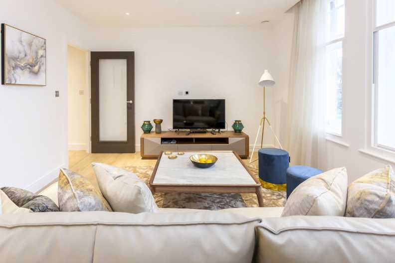 2 bedrooms apartments/flats to sale in New Broadway, Ealing-image 10