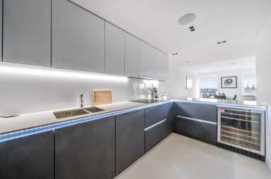 Kew Bridge Road, Brentford - TW8 view 4