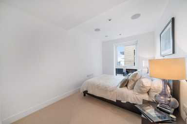 Kew Bridge Road, Brentford - TW8 view 21