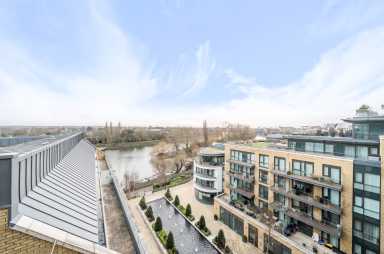 Kew Bridge Road, Brentford - TW8 view 9