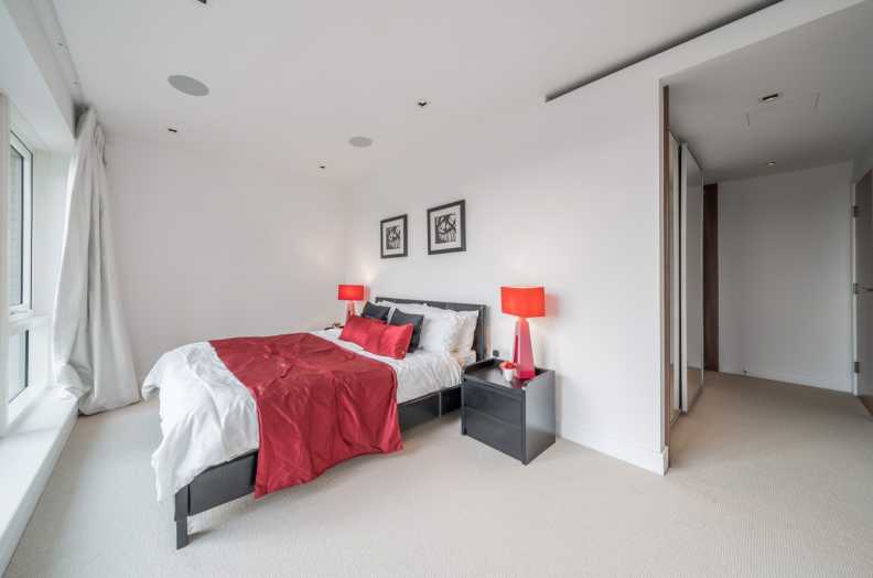 3 bedrooms apartments/flats to sale in Kew Bridge Road, Brentford-image 6