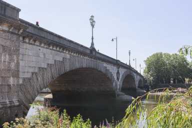 Kew Bridge Road, Brentford - TW8 view 18