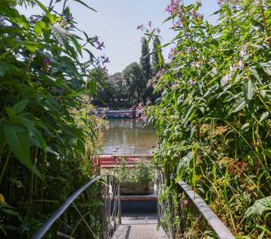 Kew Bridge Road, Brentford - TW8 view 19