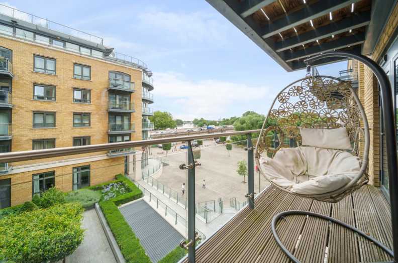 3 bedrooms apartments/flats to sale in Kew Bridge Road, Brentford-image 2