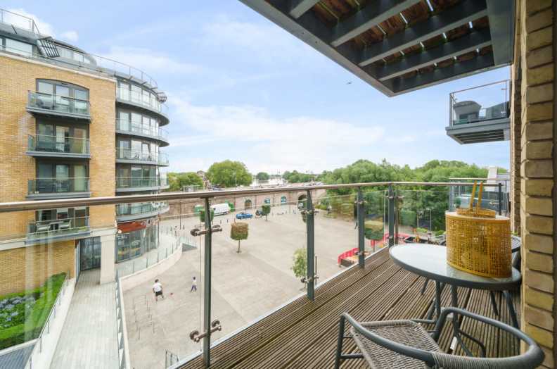 3 bedrooms apartments/flats to sale in Kew Bridge Road, Brentford-image 9
