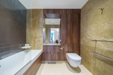 Kew Bridge Road, Brentford - TW8 view 7