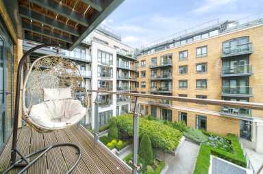 Kew Bridge Road, Brentford - TW8 view 17