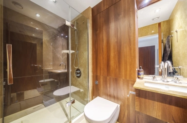 Kew Bridge Road, Brentford - TW8 view 16